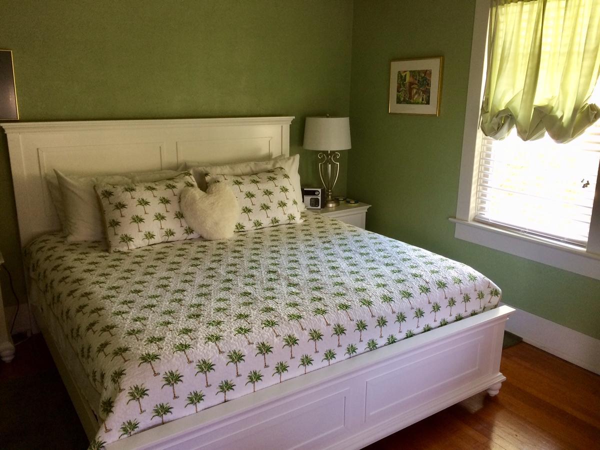 The German Berl' Inn Daytona Beach Room photo